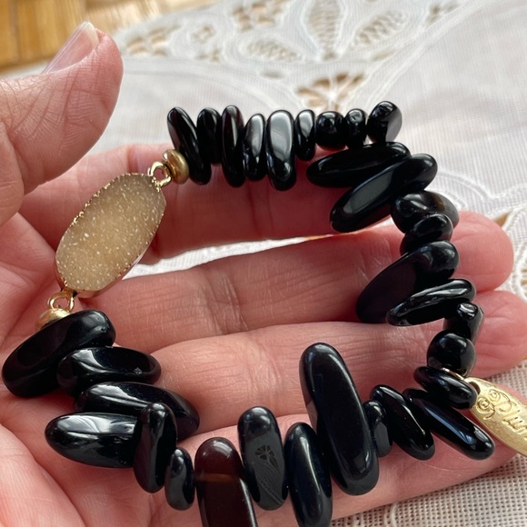 Plunder black glass or stone druzy bracelet - Picture 4 of 6